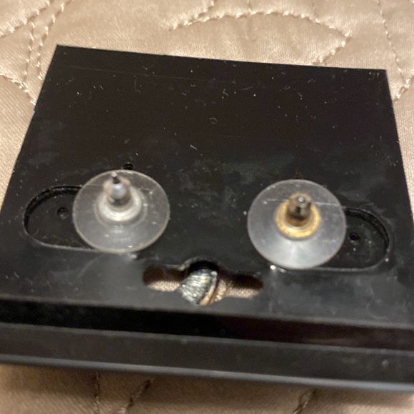 Unbranded pierced silver tone earrings - Picture 3 of 3